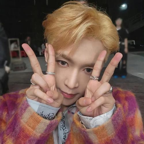 张艺兴的头像图片_张艺兴帅气头像大全-7