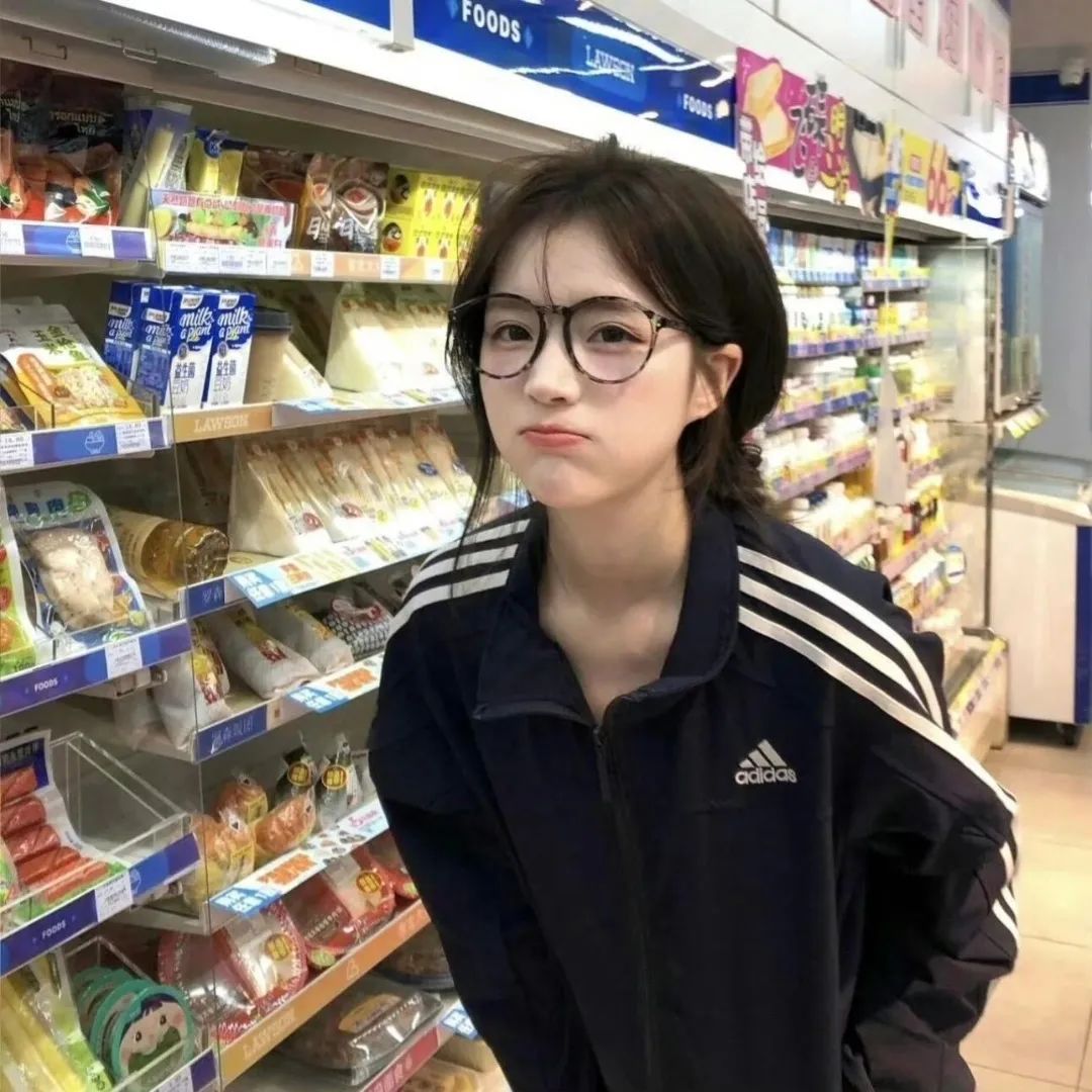 可爱呆萌女头像真人图片_萌妹真人头像图-3