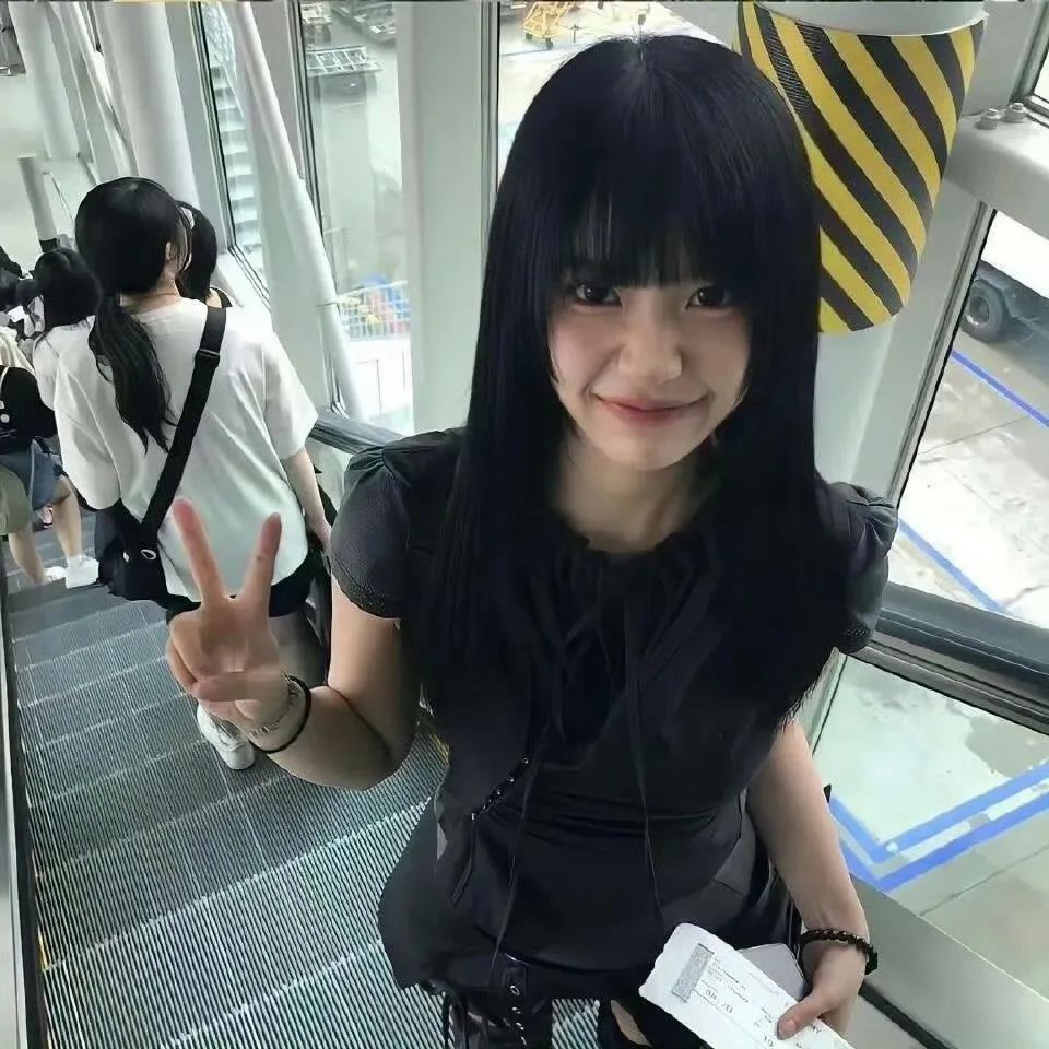 可爱呆萌女头像真人图片_萌妹真人头像图-2