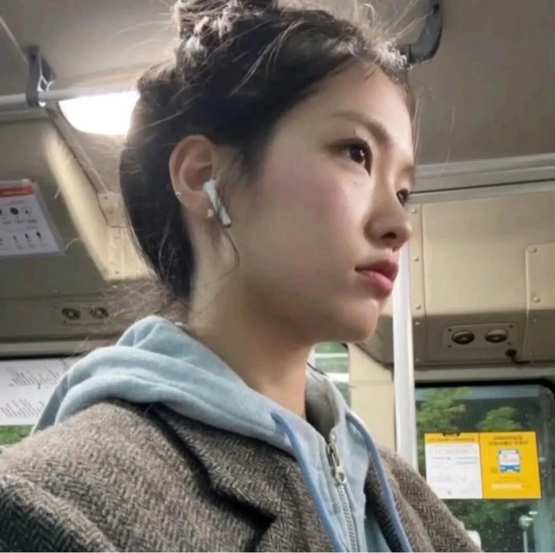 阳光元气的女生头像_简单干净小清新头像女图-2