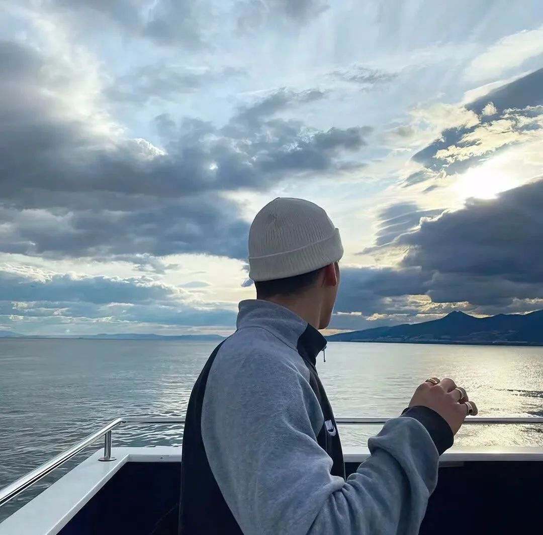 干净阳光的男生头像图片_阳光清爽的男头像-4