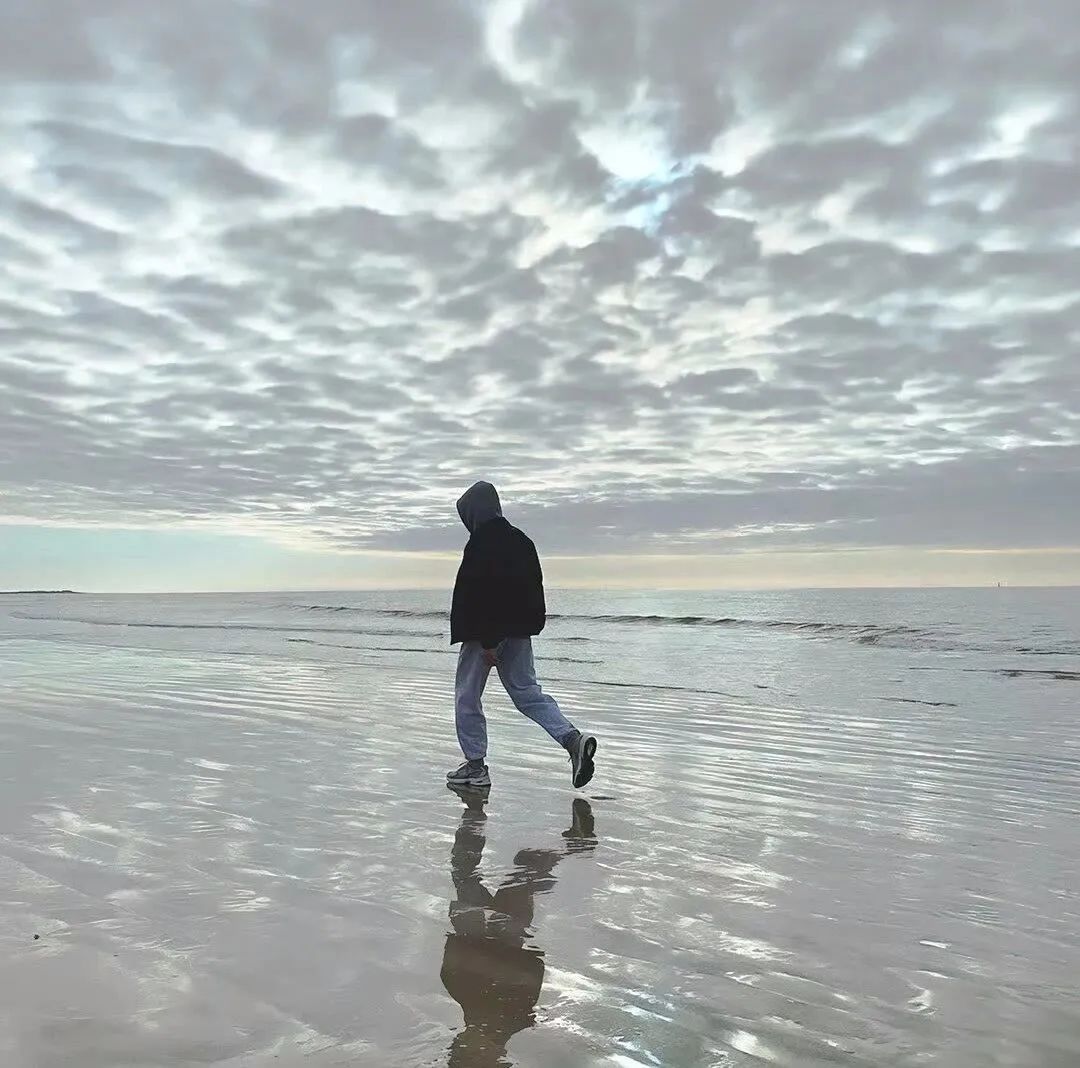 干净阳光的男生头像图片_阳光清爽的男头像-7