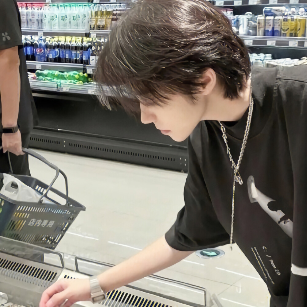 男生头像简单干净气质_干净高级质感的男头像-6