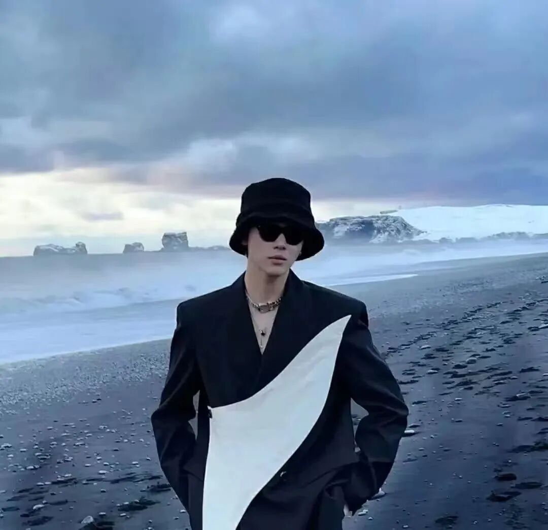 高冷帅气的男生头像_氛围感拽酷男生头像图片-5