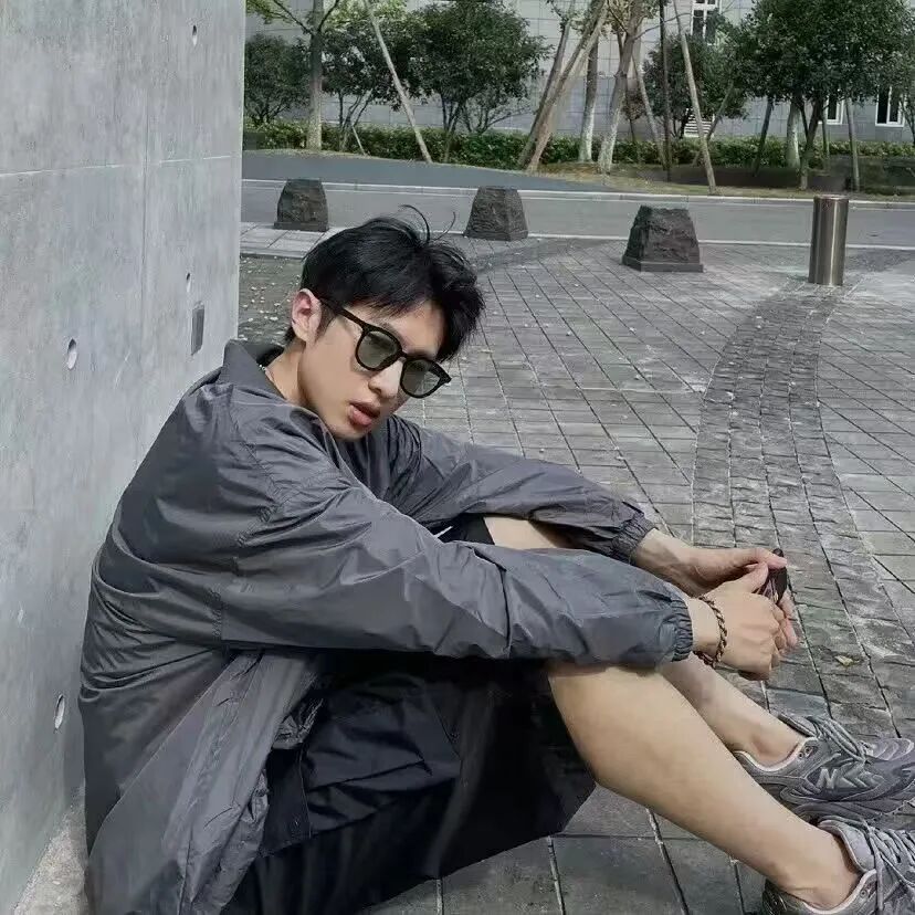 高冷帅气的男生头像_氛围感拽酷男生头像图片-8