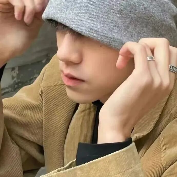 高冷帅气的男生头像_氛围感拽酷男生头像图片-4