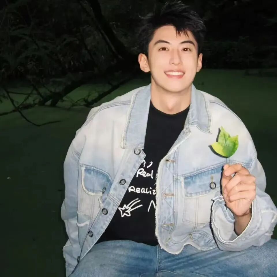 高冷帅气的男生头像_氛围感拽酷男生头像图片-1