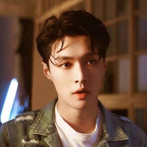 张艺兴的头像图片_张艺兴帅气头像大全-3